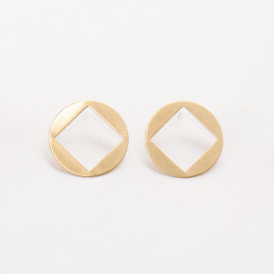 PLATTITUDE earrings